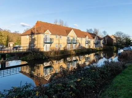 2-Bedroom Apartment Riverside Court - Harlow - Image 1