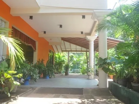 Hotel Surmount - Image 1