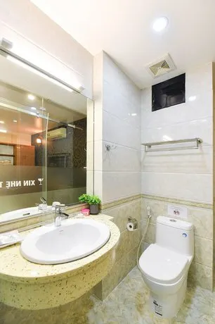 Obis Hotel - Image 1