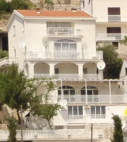 Apartmani Borna - Image 1