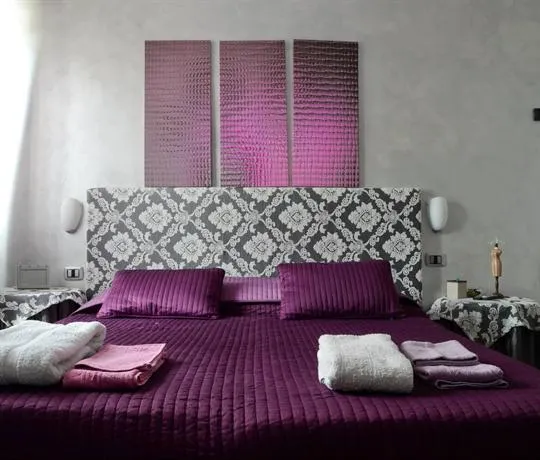 B&B Flo - Image 1