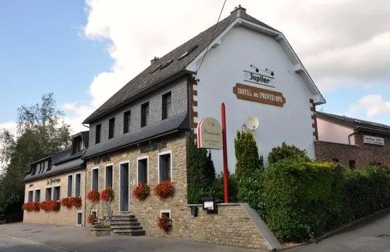 Hotel-au-printemps - Image 1