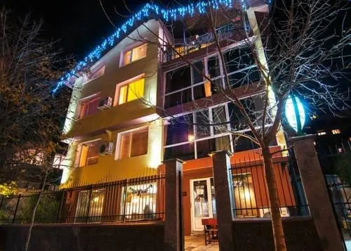 Hotel Zara Rooms - Image 1