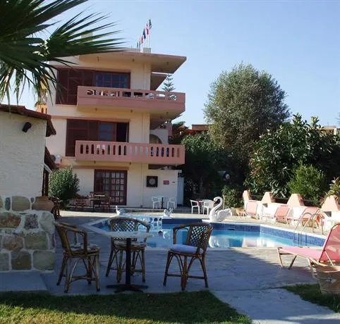 Karavanos Apartments - Image 1