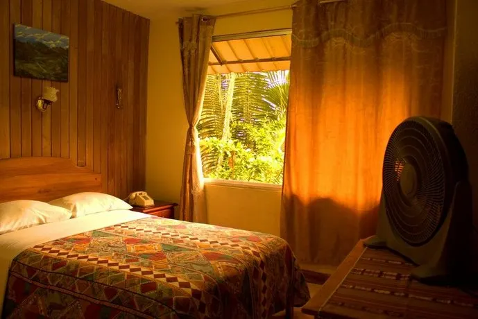 Hotel los Yutzos - Image 1