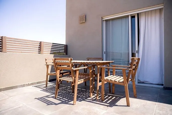 Suite in the Desert - Image 1
