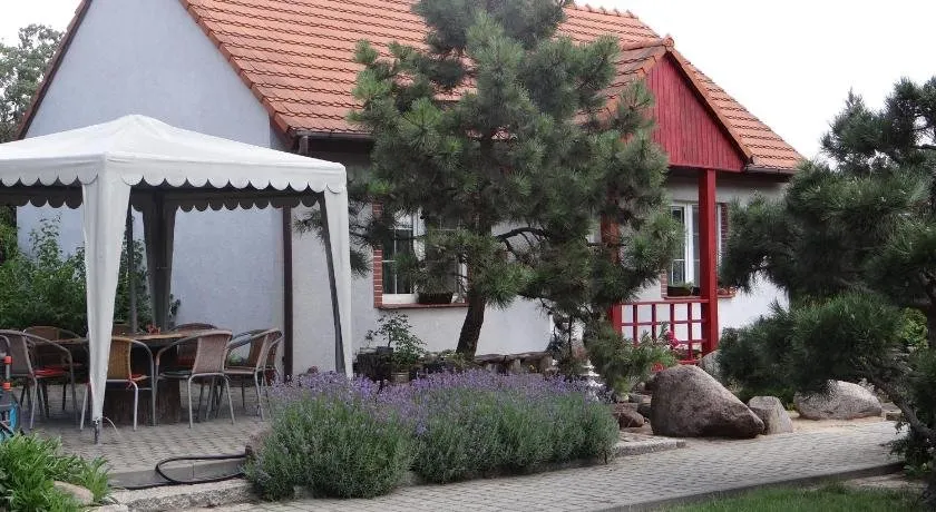 Domek W Ogrodzie - Image 1