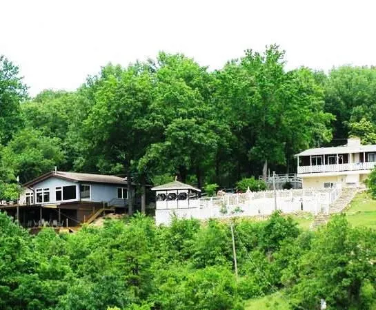 Blue Lady Resort - Image 1