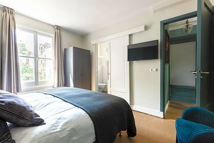 Canal Wow Suites Amsterdam - Image 1