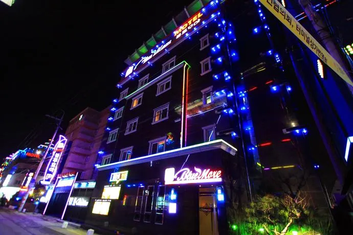 Bluemore Motel - Image 1