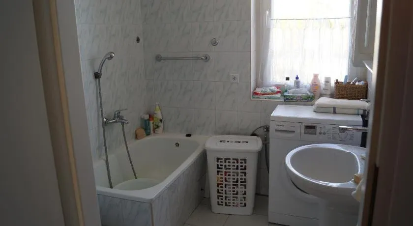 Apartament – 3 pokojowe dwupoziomowe mieszkanie z ogrodem - Image 1