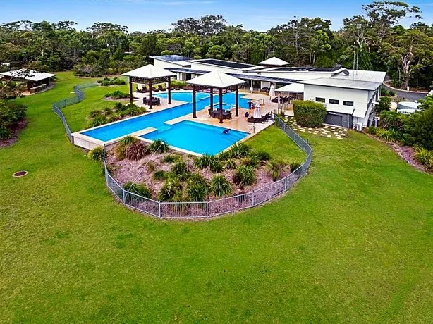 Beach Road Holiday Homes - Image 1
