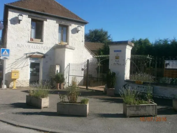B&B Aux Vieilles Pierres - Image 1