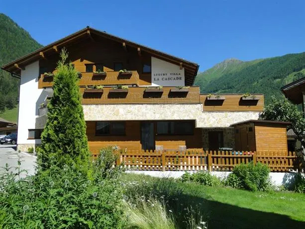 Luxury Villa La Cascade Full-Board - Image 1