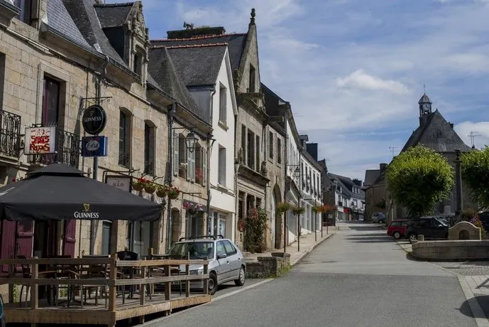 Town House In Quaint Breton Village - Image 1
