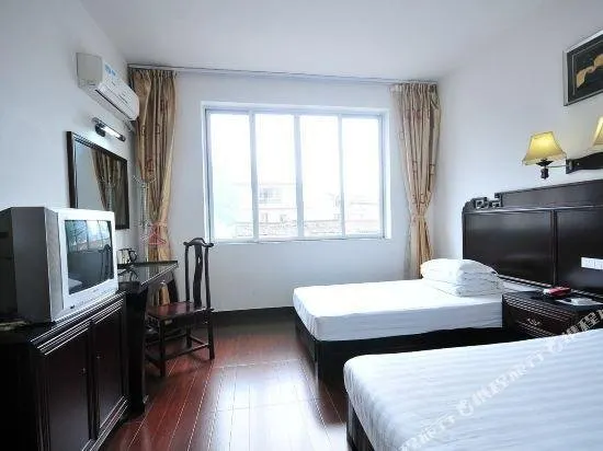 Yangshuo Shuangjie Hotel (Guilin Romance Park) - Image 1
