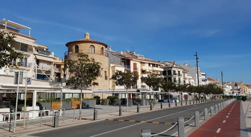 Apartment near the sea - Image 1