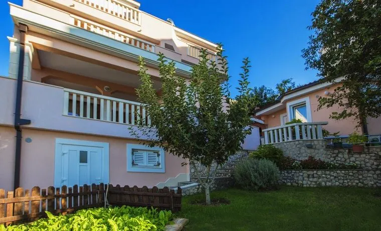 Apartments Drlje - Image 1