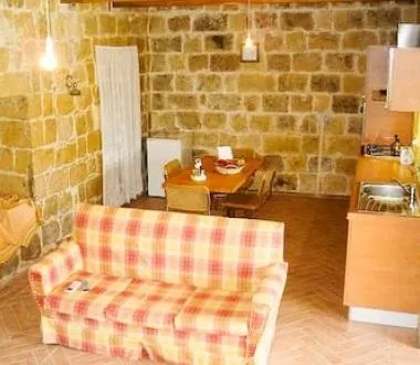 Tac-Cikkarell Farmhouse - Image 1