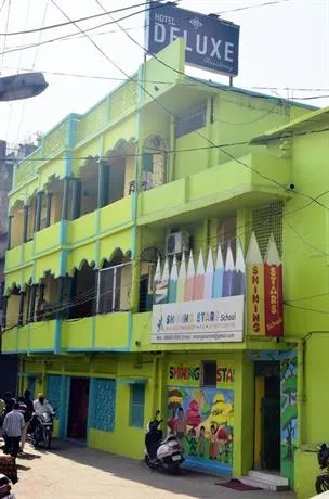 Hotel Deluxe Residency - Image 1