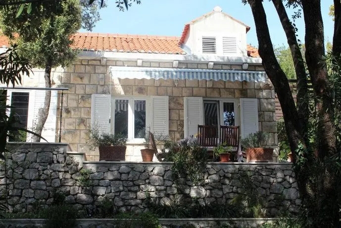 Zaton Holiday House - Image 1