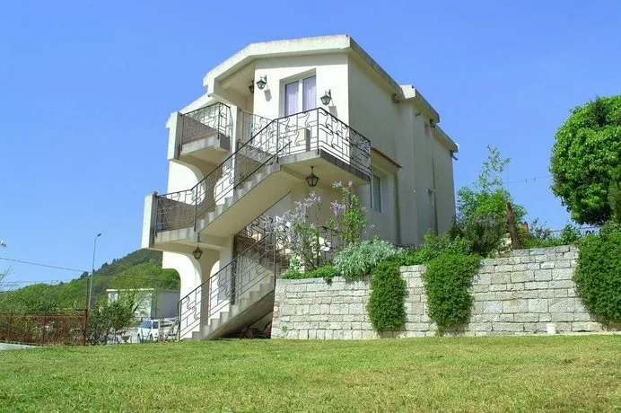 Villa Relax Apartments - Image 1