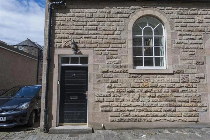 Capital Retreats - Hill Street Lane - Image 1