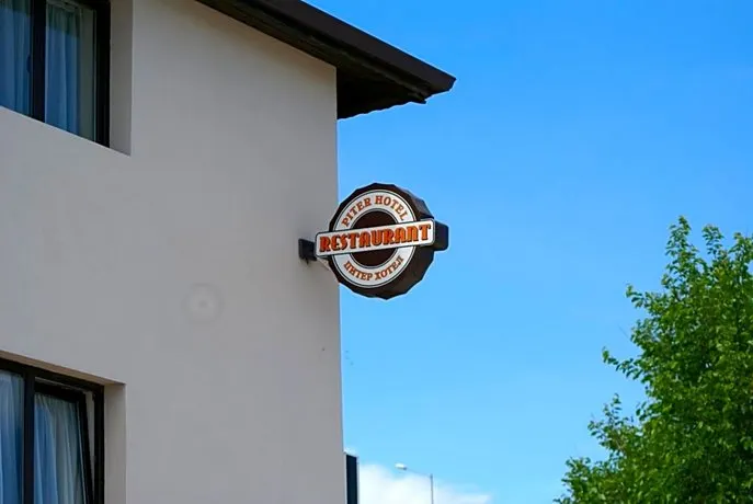 Family Hotel Piter - Image 1
