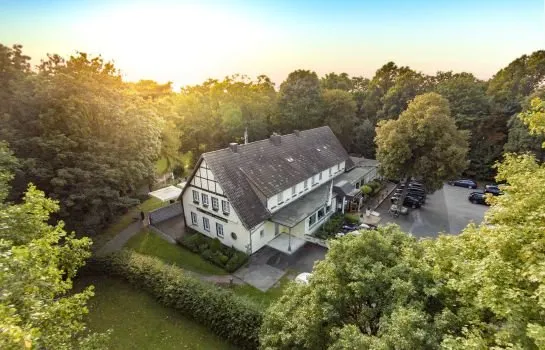 Wiener Hof Parkhotel - Image 1