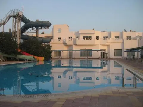 Mido Club Toboggan City - Image 1