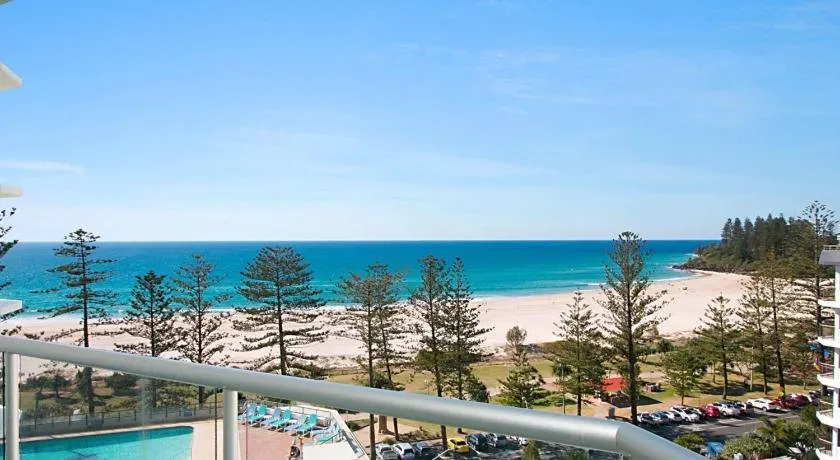 Ocean Plaza Unit 835 - Beachfront in Central Coolangatta - Image 1