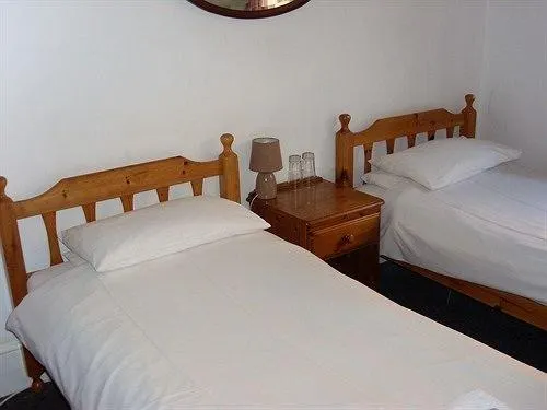 The George Hotel - Image 1