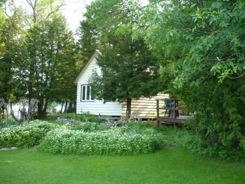 Prestwood Cottages - Image 1