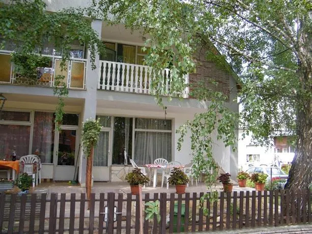 Edina-haz - Image 1