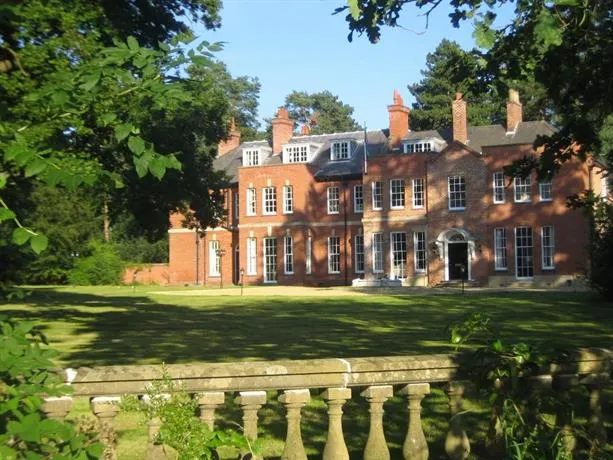 Woodhall Spa Manor - Image 1