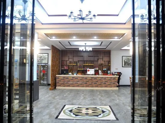 Golden Field Hotel (Longji Terrace No. 1 Observation Deck) - Image 1