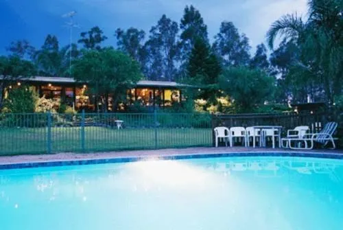 The Parson's Vineyard Retreat - get amongst the vineyards in a historic home - Image 1