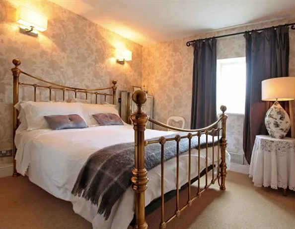 Danny Minnies Country House - Image 1