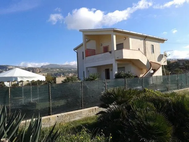 Villino Sole Mare - Image 1