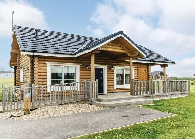 Hornsea Lakeside Lodges - Image 1