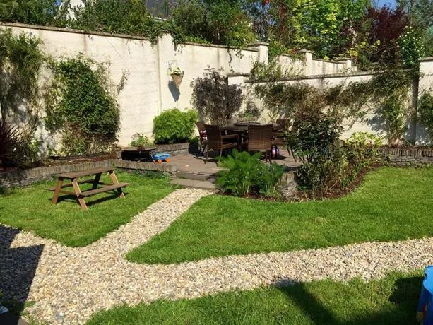 Sunnyhill Lodge - Image 1