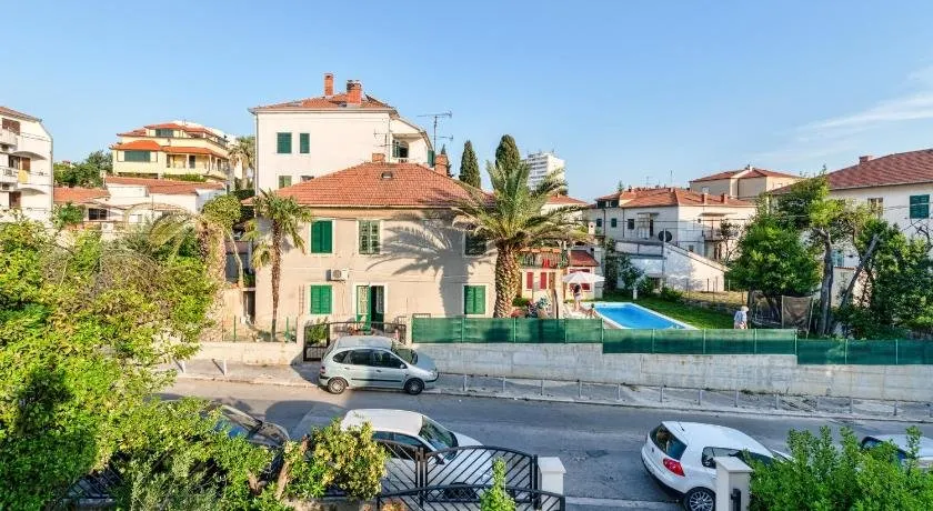 LCT Holiday Home Florentina - Image 1