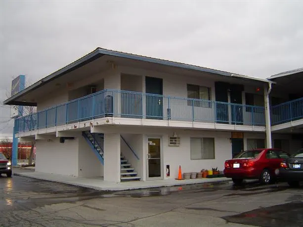 Economy Inn Plymouth - Image 1