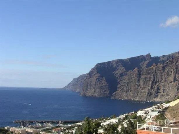 Penthouse Los Gigantes - Image 1