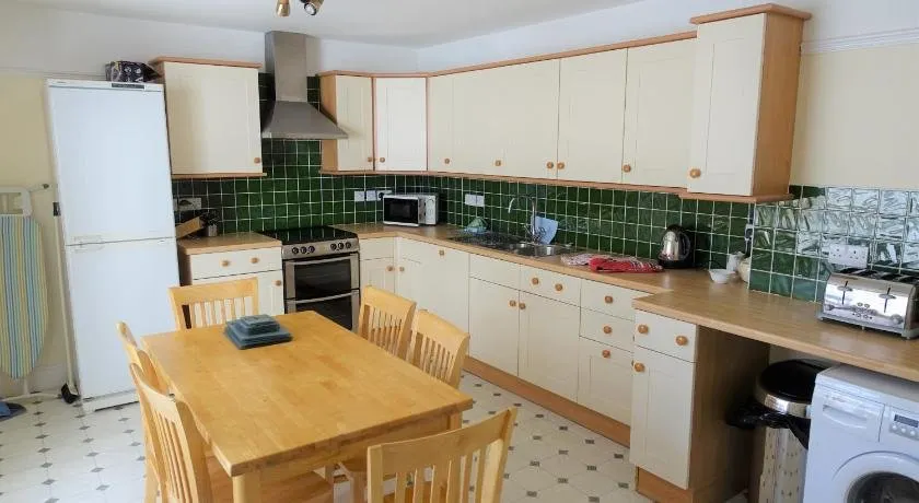Castle Square Apartments Beaumaris - Image 1