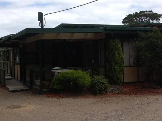 Copper Lantern Motel - Image 1