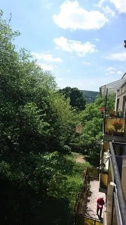 Green, Peace and Love in Budapest - Image 1