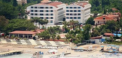 Ring Beach Hotel - Image 1