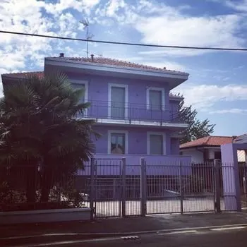 La Maison Extravagante - Image 1