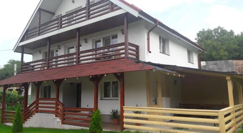 Complex de pensiuni si casute -Debarcader Ceahlau - Image 1
